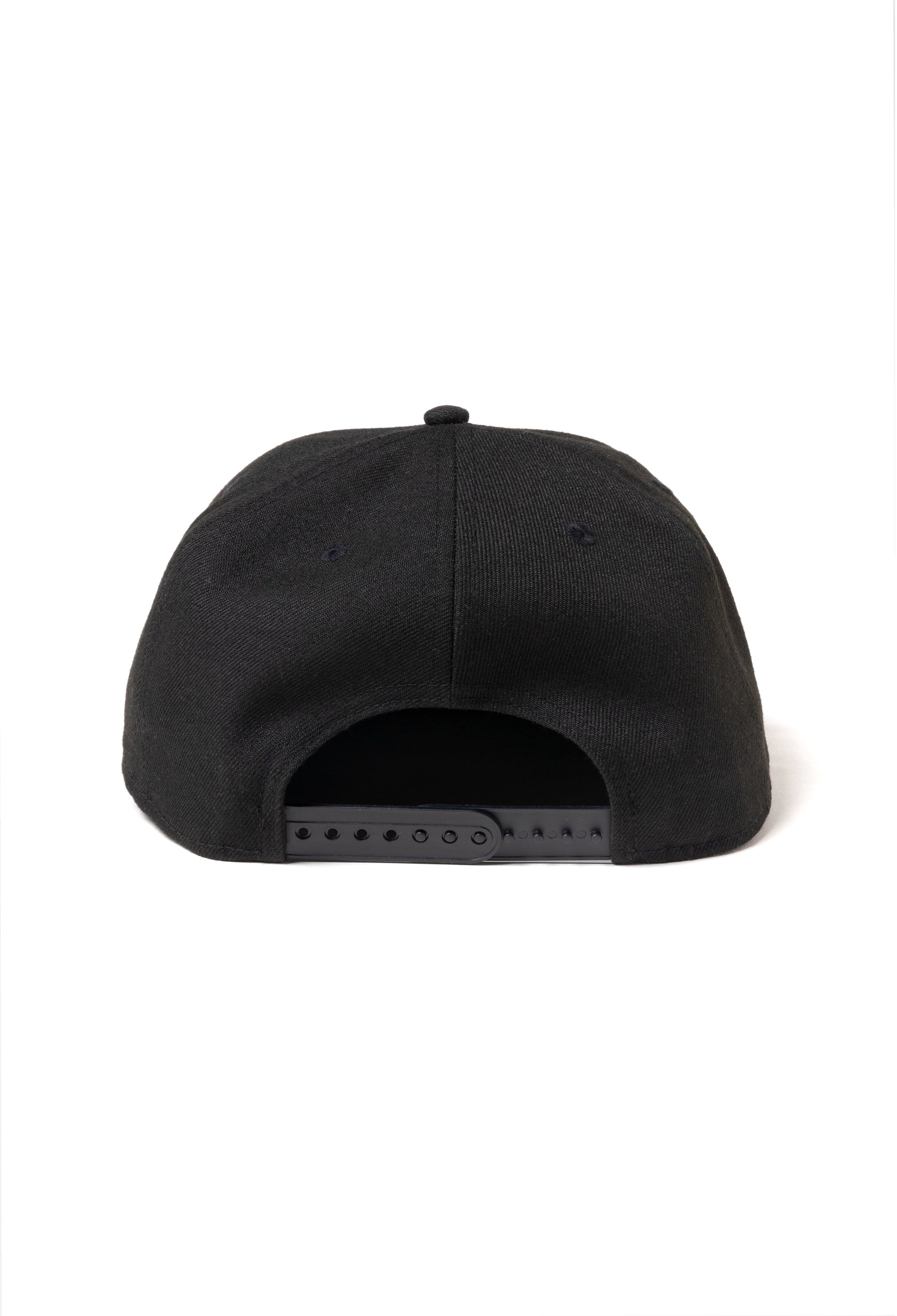 NOAH×NEW ERAコラボ立体刺繍ロゴキャップ