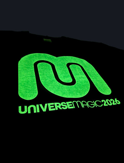 UNIVERSE MAGIC 2026 ロゴTシャツ（蓄光）