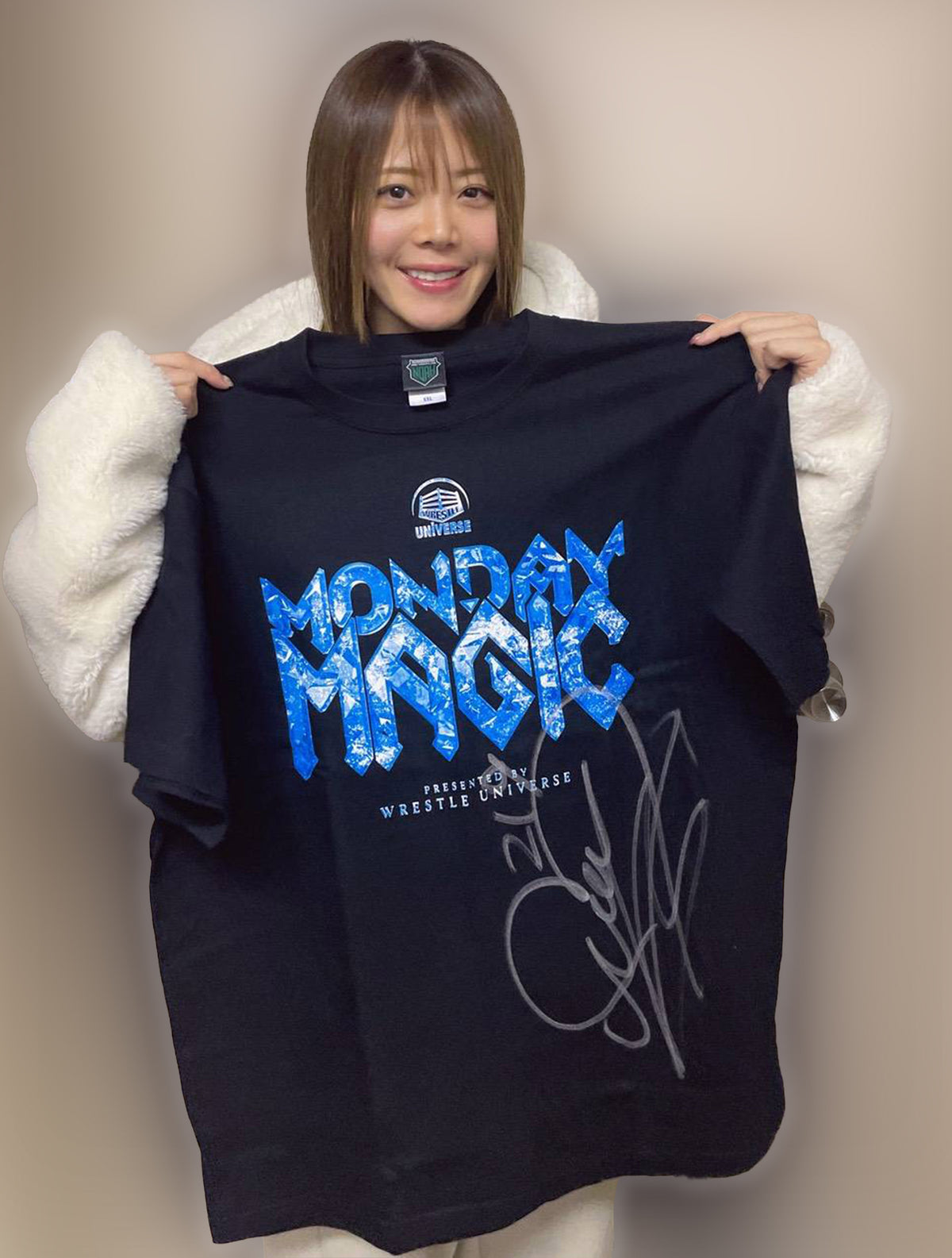 【選手直筆サイン入り】MONDAY MAGIC RISING SUN SEASON ロゴTシャツ（岩谷麻優/愚零闘咲夜）